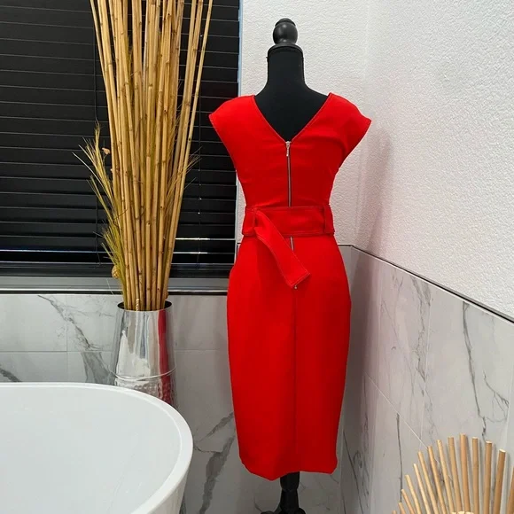 Red dress - Picture 3 of 4